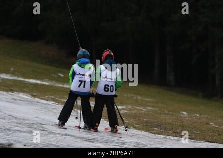 Jugendzüge für Olympia Alpin 2020 Stockfoto