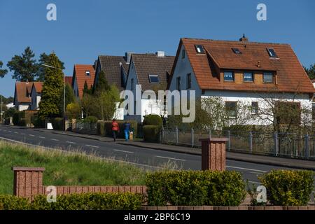 NEUSTADT (Hessen), Deutschland - 19 April, 2015: Gebäude und Straßen einer Provinzstadt. Stockfoto