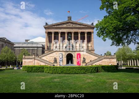 BERLIN - Mai 01, 2019: Die Fassade der Alten Nationalgalerie (Alte Nationalgalerie). Stockfoto