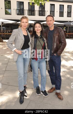 Franziska Weisz und Wotan Wilke Moehring mit Regisseurin Mia Spengler,Foto-Gelegenheit Krimiszene-die goldene Zeit am Kiez,Hamburg,14.05.2019 Stockfoto