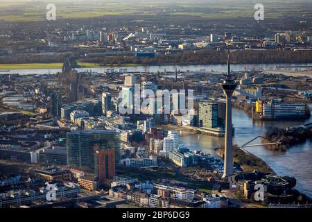 Luftaufnahme, Rheinturm, Fernsehturm, Medienhafen, Düsseldorf, Rheinland, Nordrhein-Westfalen, Deutschland Stockfoto