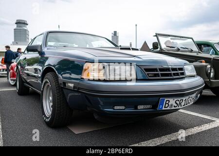 BERLIN, 11. Mai 2019: persönlichen Luxus auto Ford Thunderbird (9. Generation). 32Th Berlin-Brandenburg Oldtimer Tag. Stockfoto