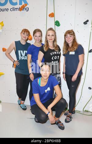 Sabrina Ziegler,Ilka Gronewold,Hagen Richter,Joanna Semmelrogge,Regina Halmich,Alexa Benkert,Celebrity Climbing an der 16m hohen Profi-Kletterwand in der Europa Passage,Hamburg,13.06.2019 Stockfoto