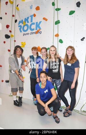 Sabrina Ziegler,Ilka Gronewold,Hagen Richter,Joanna Semmelrogge,Regina Halmich,Alexa Benkert,Chistyrrins,Celebrity Climbing on the 16m High professional Climbing Wall in der Europa Passage,Hamburg,13.06.2019 Stockfoto