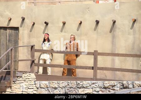 Alexander Klaws (Winnetou),Sascha Gluth (Alte Shatterhand),Presseinleitung zur neuen Saison des Kayl May Festivals unter Geiern - der Sohn des Baehrenjaeger,Bad Segeberg,21.06.2019 Stockfoto