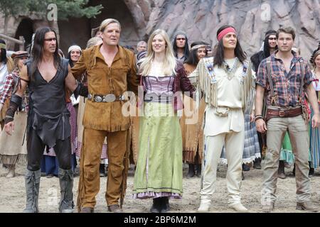 Alexander Klaws (Winnetou),Larissa Marolt (Tiffany O Toole),Raul Richter (Martin Baumann),Sascha Gluth (Old Shatterhand),Nicolas Koenig (The Heavy Mokassin),Joshy Peters,Pressedirektor der neuen Staffel des Kayl May Festivals unter Ge Stockfoto