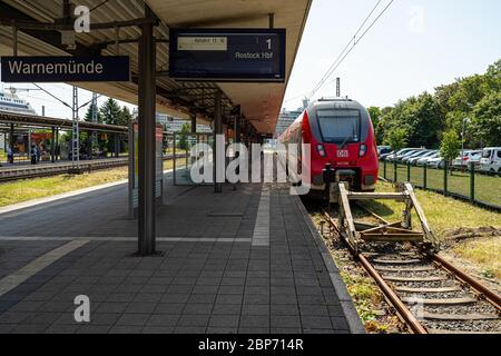 Warnemünde (Rostock), Deutschland - 25. JULI 2019: Warnemünde (Rostock) Endpunkt Bahnhof. Stockfoto