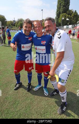 Patrick Bach, Fabian Hambuechen, Prof. Dr. Thomas mir, Kicken mit Herz Charity Fußballspiel aus dem Stadium des SC Victoria, Hamburg, 25.08.2019 Stockfoto