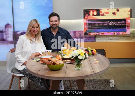 Fototermin 20 Jahre ZDF-Sendung 'volle Kanne' mit Nadine Krueger und Ingo Nommsen in Düsseldorf Stockfoto