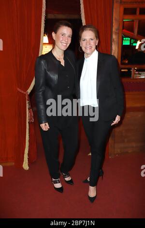 Janne Meyer,Cornelia Poletto,Uraufführung von Cornelia Polettos Palazzo im Spiegelpalast vor den Deichtorhallen,Hamburg,15.11.2019 Stockfoto