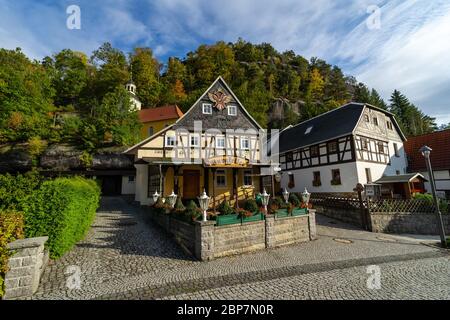 OYBIN, Deutschland - Oktober 10, 2019: Straßen einer kleinen Stadt an der Grenze zu Deutschland (Sachsen) mit der Tschechischen Republik. Stockfoto