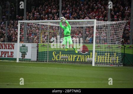 1. BL: 19-20: 14. SP tg. SC Freiburg - VfL Wolfsburg Stockfoto