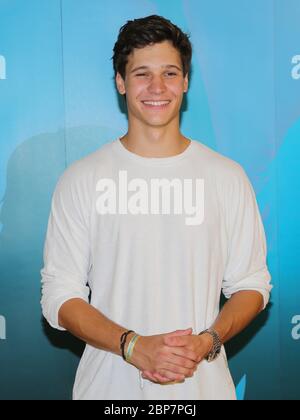 Der deutsche Pop-Sänger und Songwriter Wincent Weiss bei Stars for Free 2019 in Magdeburg Stockfoto