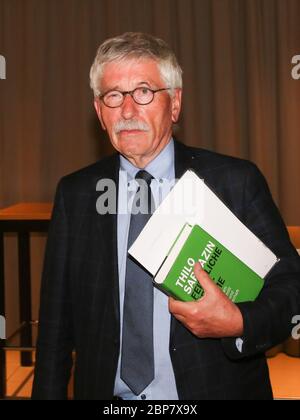 Thilo Sarrazin deutscher SPD-Politiker bei einer Buchlesung am 29. April 2019 in Magdeburg Sachsen Anhalt Stockfoto