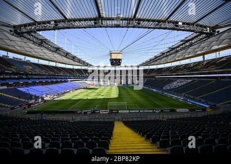 16.05.2020, xjhx, Fußball 1.Bundesliga, 26.Matchday, Eintracht Frankfurt - Borussia Mönchengladbach. Stadionansicht/Aussicht/Arena/Stadion/Übersicht/Innenraum/Innenansicht/Innenansicht/Spielfeld/Tribüne, overview.Commerzbank Arena. Foto: Jan Hübner/Pool via FOTOAGENTUR SVEN SIMON nur für journalistische Zwecke. Nur für redaktionelle Verwendung. (DFL/DFB-BESTIMMUNGEN VERBIETEN DIE VERWENDUNG VON FOTOS ALS BILDSEQUENZEN UND/ODER QUASI-VIDEO). Weltweit verwendet Stockfoto