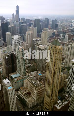 Luftaufnahme von Chicago IL aus der Willis Tower (früher Sears tower) Aussichtsplattform. Stockfoto