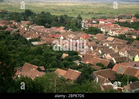 Blick über das Dorf Gura Raului Dorf in Sibiu County, Siebenbürgen, Rumänien. Stockfoto