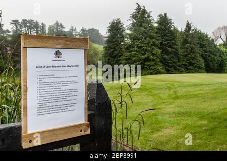 Clonakilty, West Cork, Irland. Mai 2020. Clonakilty Golf Club wurde heute als Teil der Ausfahrt von der Covid-19 Lockdown wieder eröffnet. PA-Zeichen listet die Änderungen des Kurses aufgrund der Coronavirus-Pandemie. Credit: AG News/Alamy Live News Stockfoto
