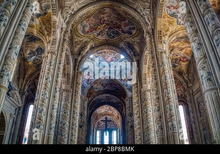 Blick auf die schönen Gemälde in der Kathedrale von Asti Stockfoto