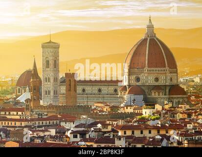 Blick auf Florenz und die Basilika der Heiligen Maria von der Blume, Italien Stockfoto