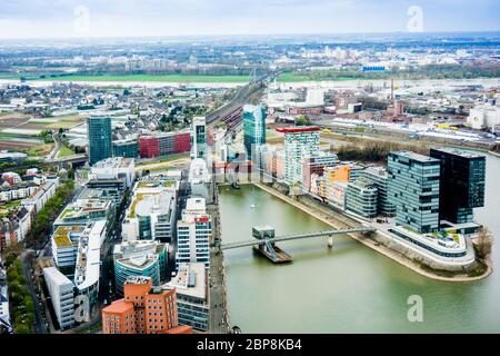 Düsseldorf, Medienhafen mit zeitgenössischer Architektur, Medienhafen, Nordrhein-Westfalen, Deutschland, Europa Stockfoto