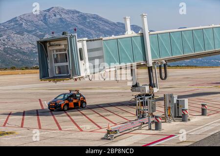 Passinger Boarding Bridge am Flughafen Dubrovnik Kroatien Stockfoto