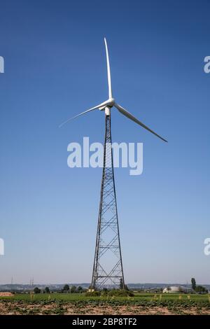 Windpark in Bornheim bei Bonn, Nordrhein-Westfalen, Deutschland. Windkraftanlage in Bornheim bei Bonn, Nordrhein-Westfalen, Deutschland. Stockfoto