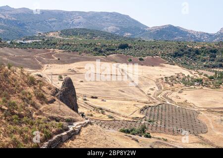 Tal und andalusischen Bergen im Hintergrund Stockfoto