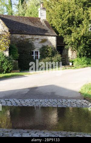 Ford in Middle Duntisbourne Stockfoto