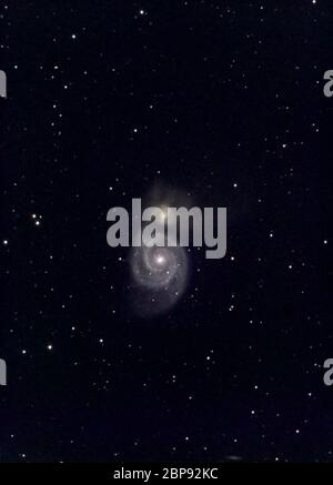 M51 Whirlpool-Galaxie in Canes Venatici, 15 Millionen Lichtjahre entfernt, fotografiert von London, Großbritannien Stockfoto