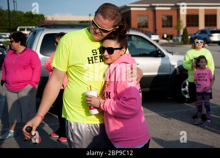 STOPPEN SIE DEN HEROIN Walk, der ein Ende der Opioidsucht fordert, in St. Peters, Missouri USA. Stockfoto