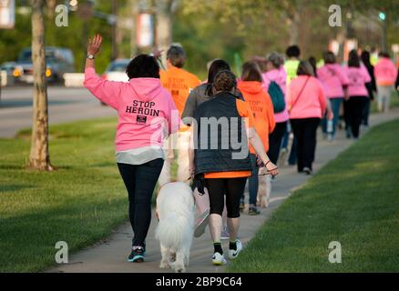 STOPPEN SIE DEN HEROIN Walk, der ein Ende der Opioidsucht fordert, in St. Peters, Missouri USA. Stockfoto