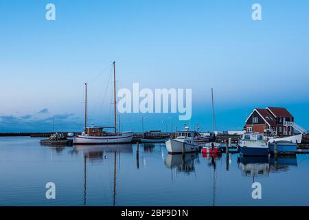 Aussicht auf den Hafen von klintholm Havn in Dänemark. Stockfoto