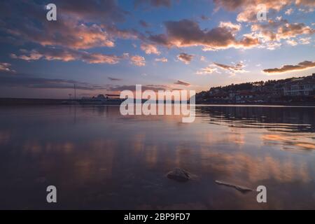 Sonnenuntergang über der wunderschönen See von Ohrid, Republik Mazedonien Stockfoto