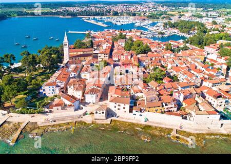 Novigrad Istarski historischen Küstenstadt Luftaufnahme, Archipel von Istrien, Kroatien Stockfoto