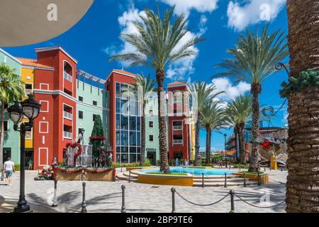 Willemstad Curacao Renaissance Mall & Rif Fort Stockfoto