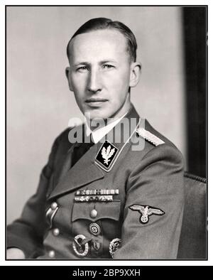 Reinhard Heydrich Nazi-Archiv Portrait 1939 deutscher Militär- und Politikführer hochrangiger deutscher Nazi-Beamter 1942 von mutigen Widerstandskämpfern in Prag ermordet Reinhard Tristan Eugen Heydrich war ein hochrangiger deutscher SS- und Polizeibeamter während der NS-Zeit, Ein glühender Anhänger Adolf Hitlers und ein Hauptarchitekt des Holocaust. Er war Chef des Reichssicherheitshauptamtes. Er war auch Stellvertretender Reichsprotektor von Böhmen und Mähren. Auf jeden Fall ein brutaler Kriegsverbrecher, dessen rechtzeitiges Attentat im gesamten Anti-Nazi-Europa viel gefeiert wurde. Stockfoto