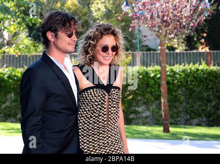 VENEDIG, ITALIEN - AUGUST 28: Riccardo Scamarcio und Valeria Golino nehmen an der Premiere von "La Vita Oscena" während der 71. Filmfestspiele von Venedig Teil Stockfoto