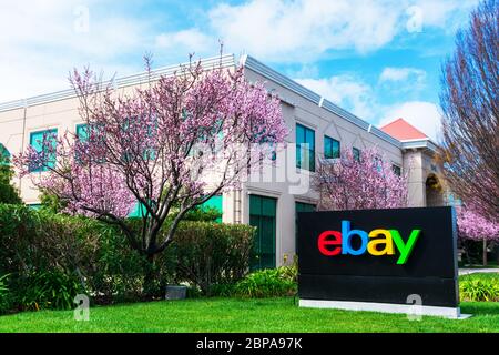 EBay Corporate HQ Campus im Silicon Valley. EBay Inc. Ist ein multinationales E-Commerce-Unternehmen - San Jose, Kalifornien, USA - 2020 Stockfoto