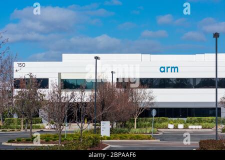 Arm Holdings Hauptsitz im Silicon Valley. Arm ist ein weltweit tätiges Halbleiter- und Softwaredesign-Unternehmen - San Jose, Kalifornien, USA - 2020 Stockfoto