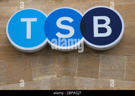 Das Logo der TSB Bank auf einer Steinwand Stockfoto