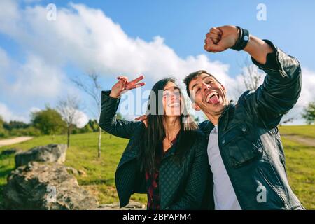 Paar ein selfie mit einem smartwatch Stockfoto