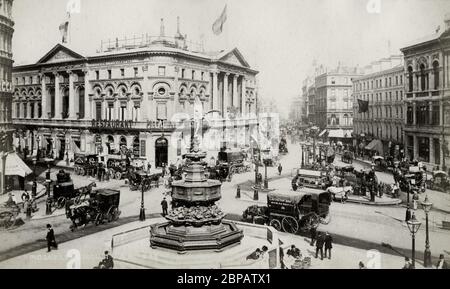 Pferdeverkehr rund um Piccadilly Circus, London Stockfoto