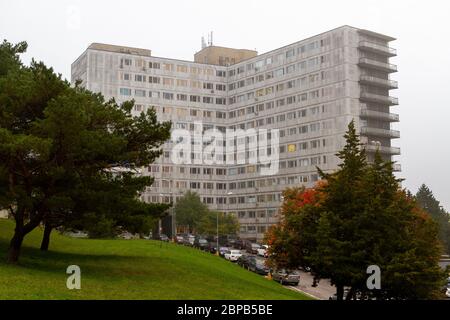 Bratislava, Slowakei. 2019/10/18. Kramare Hospital ('Nemocnica akademika Ladislava Dérera' auf Slowakisch – Akademiekrankenhaus Ladislav Dérer). Stockfoto
