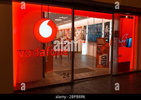 Valencia, Spanien - März 09, 2019: Vodafone store in Valencia. Telekommunikationsunternehmen weltweit Handy Anbieter. Stockfoto