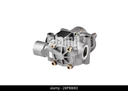 ABS-Modulator des Bremssystems mit einem Magnetventil für einen LKW, Autoteil, Autoteil, Autoteil Teil des Bremssystems weißen Hintergrund Nahaufnahme Stockfoto