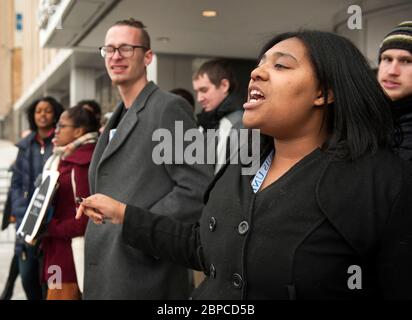 Schwarze Leben Angelegenheit Protestler Einspruch gegen St. Louis County Staatsanwalt Bob McCulloch an der St. Louis University School of Law. Stockfoto