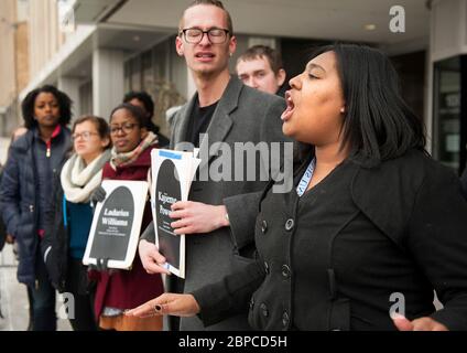 Schwarze Leben Angelegenheit Protestler Einspruch gegen St. Louis County Staatsanwalt Bob McCulloch an der St. Louis University School of Law. Stockfoto