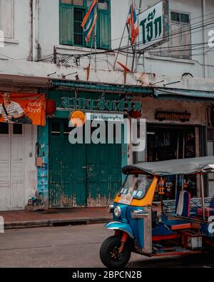 Bangkok, Thailand - 26. Mai 2018 : Tuk Tuk in Chinatown bei Tageslicht in Bangkok Thailand ist Tutkuk eine Ikone Thailands Stockfoto