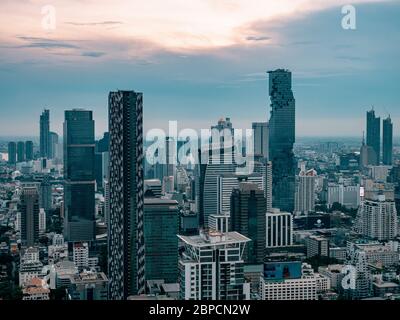 Bangkok Stadtbild, Blick vom hohen Gebäude auf Mahanakhon Stockfoto